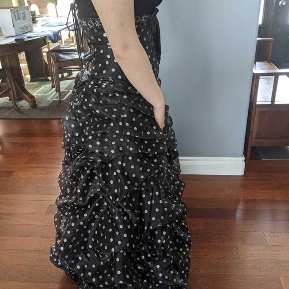 Brand Alyce Designs Size 10 Length for woman 5foot to ?5'5"? - Picture 3 of 3